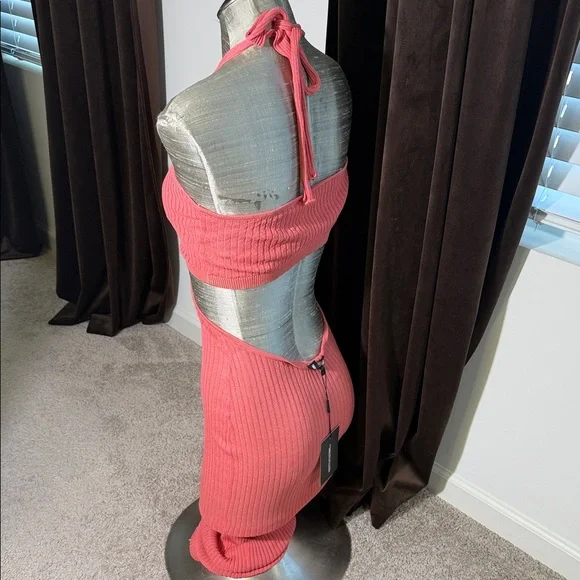 PrettyLittleThing Coral Asymmetrical Halter Dress - Picture 3 of 6